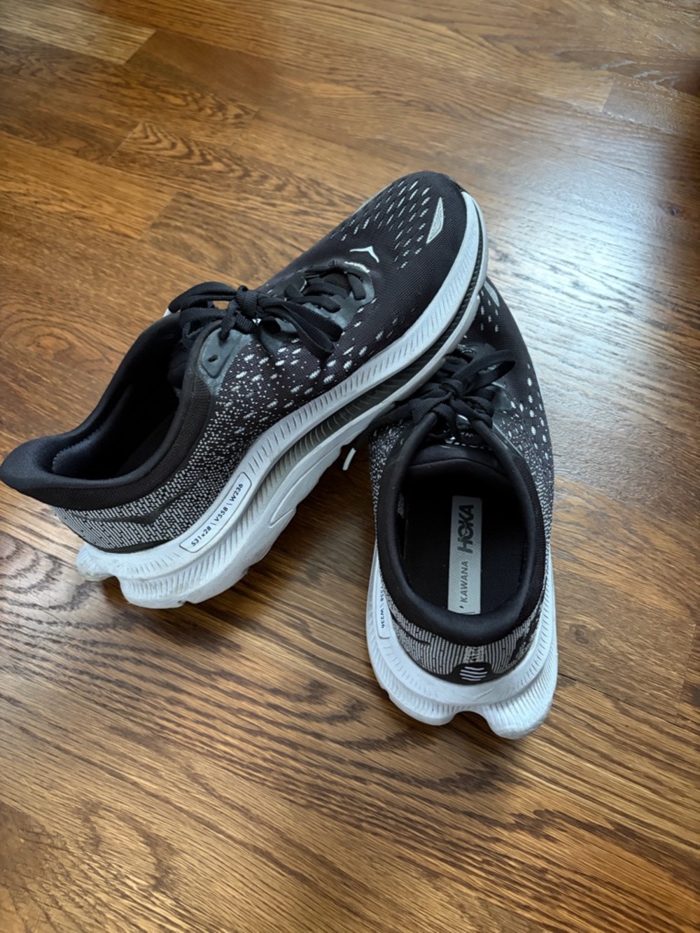 Hoka Kawana Running Shoes